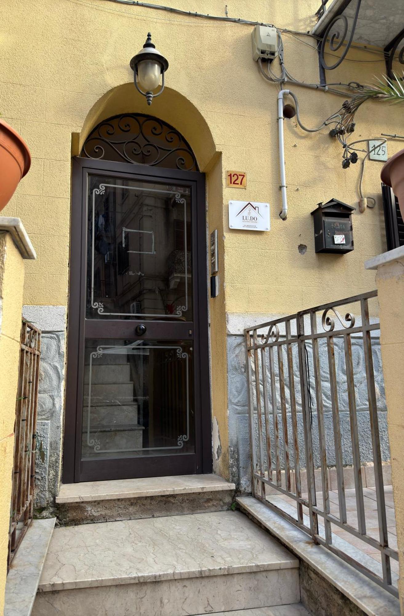 Ludo Holiday House - Charming Con Patio A Due Passi Dalla Cattedrale Palermo Exteriér fotografie